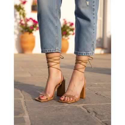 Modelo Macarena 10 cms