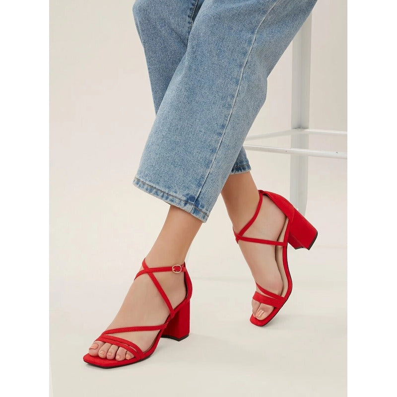 Modelo Mila 8 cms Talla Grande